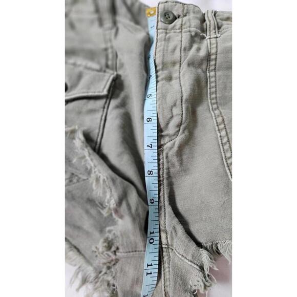 American Eagle Women's Olive Green Denim Shorts with Pockets and Raw Hem Size 8 - Picture 8 of 8